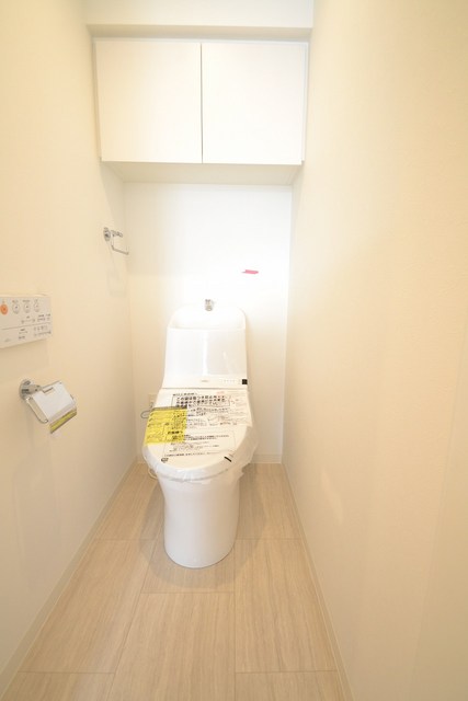 トイレ　温水洗浄便座