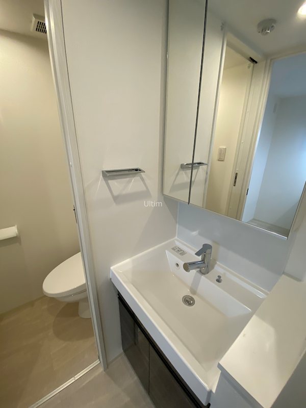 洗面設備　※別のお部屋の写真です