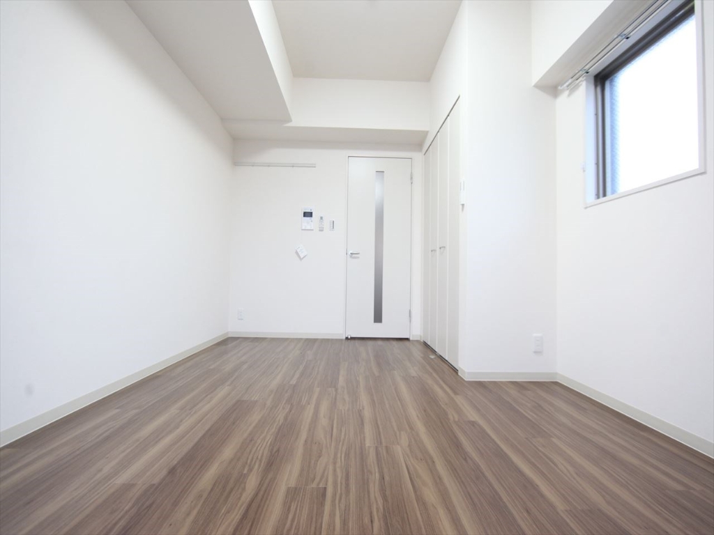 その他部屋・スペース　洋室8帖　クローゼット付　南面バルコニー