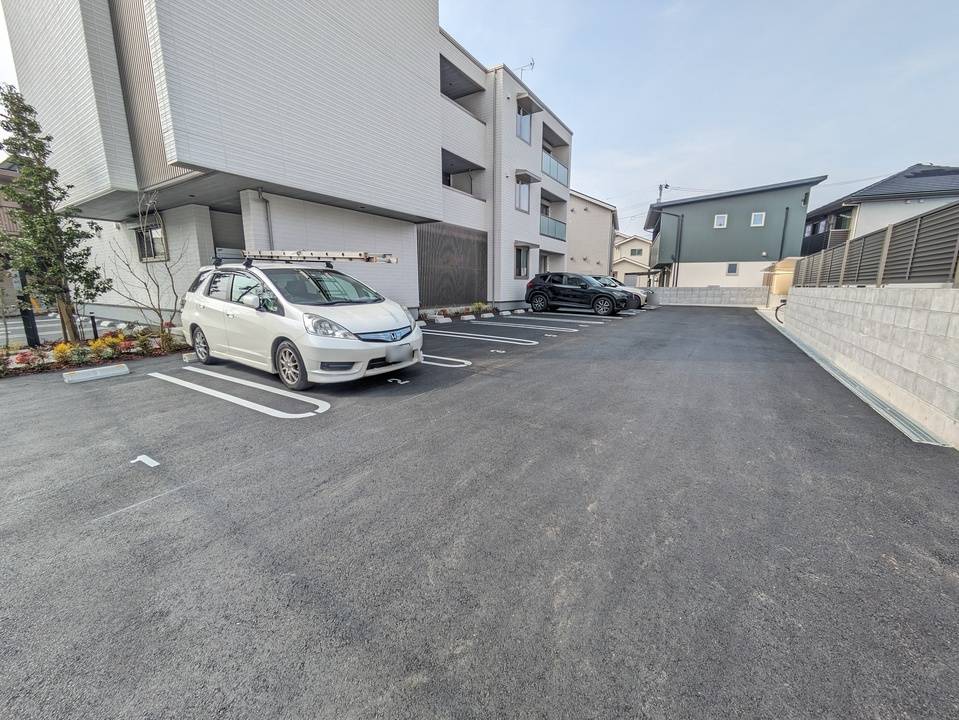 駐車場　駐車場
