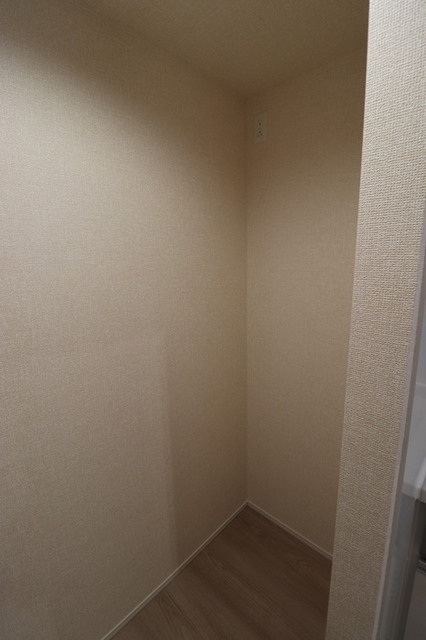 キッチン　冷蔵庫置き場