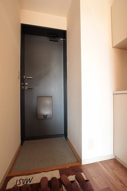 玄関　同物件別号室