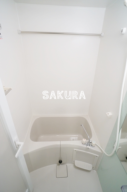 バス・シャワールーム　ご家族や長時間入浴に便利な追い炊き機能付きです♪