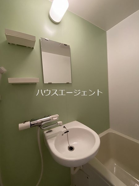 洗面設備　洗面台です