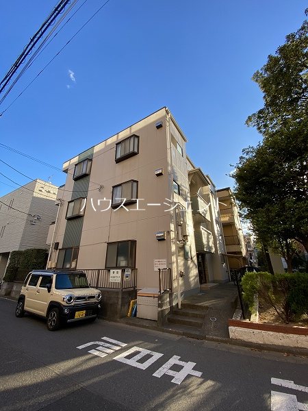 建物外観　鉄骨造の建物です