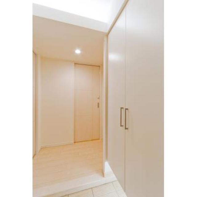 玄関　※写真は同タイプ住戸です。