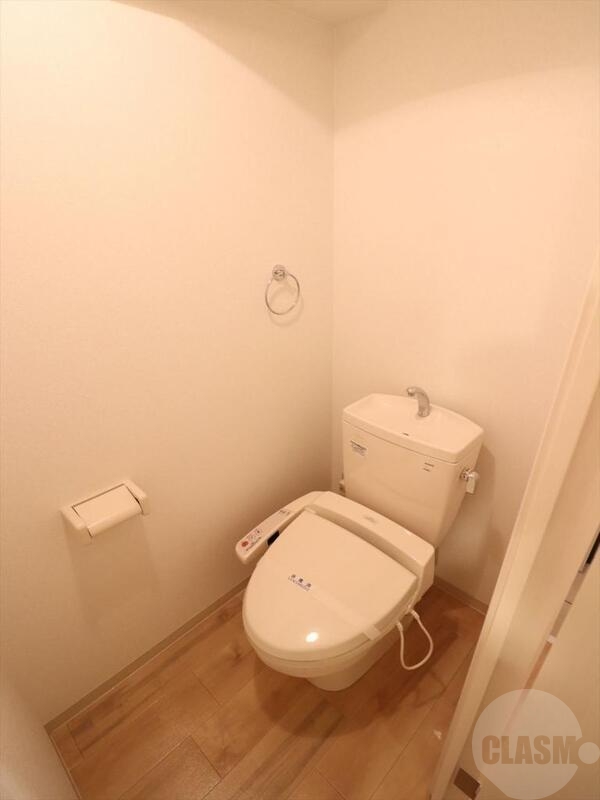 トイレ　温水洗浄便座