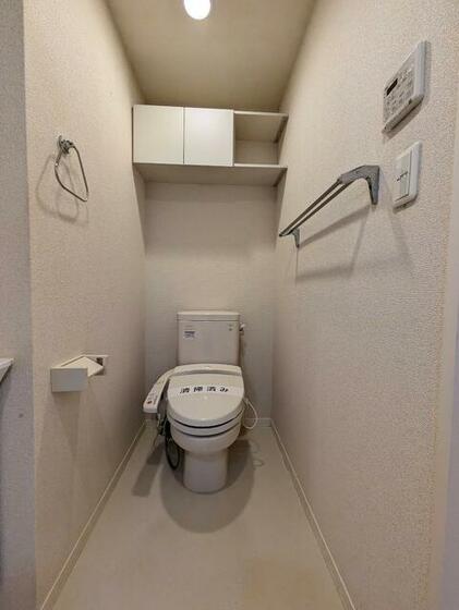 トイレ　ウォシュレットつきです