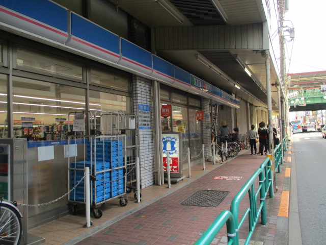 コンビニ　ローソン 西荻窪駅北店（コンビニ）まで155m