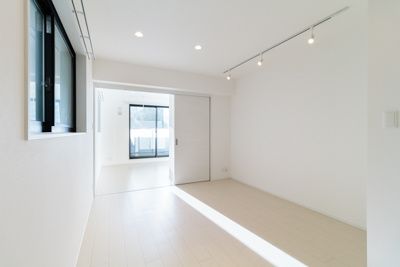 居室・リビング　☆明るい居間☆