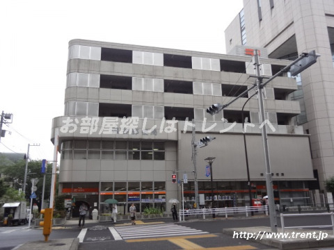 郵便局　四谷郵便局（郵便局）まで460m