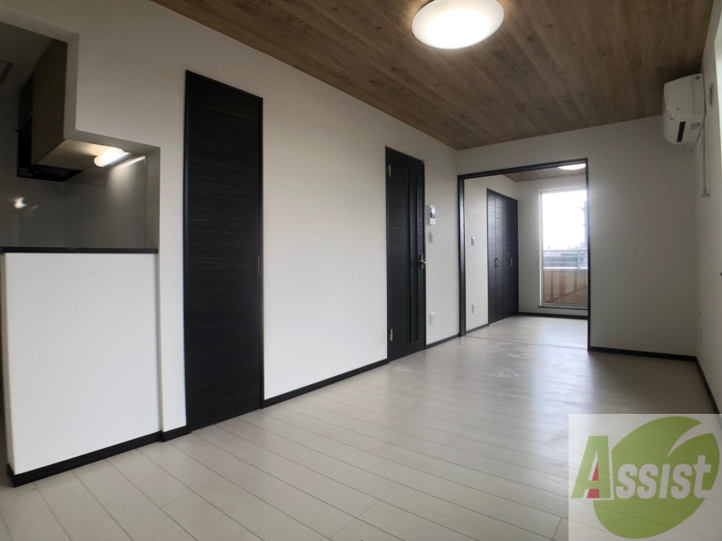 居室・リビング　広くてキレイなお部屋が広がっていて、充実した生活が送れそう。