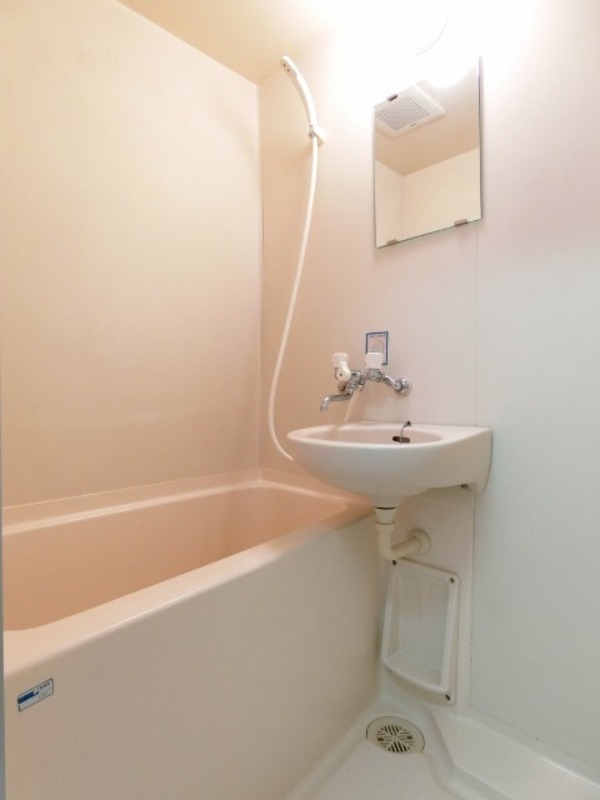 バス・シャワールーム　図面と現状に相違がある場合には現状を優先