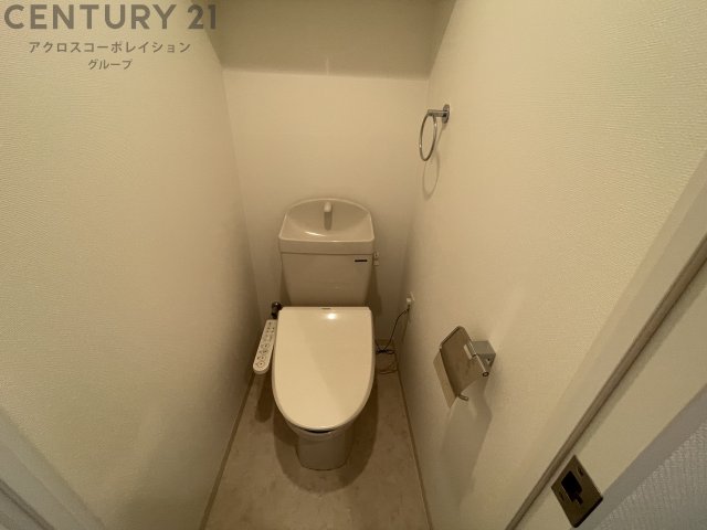 トイレ　温水洗浄便座機能付きのトイレです♪