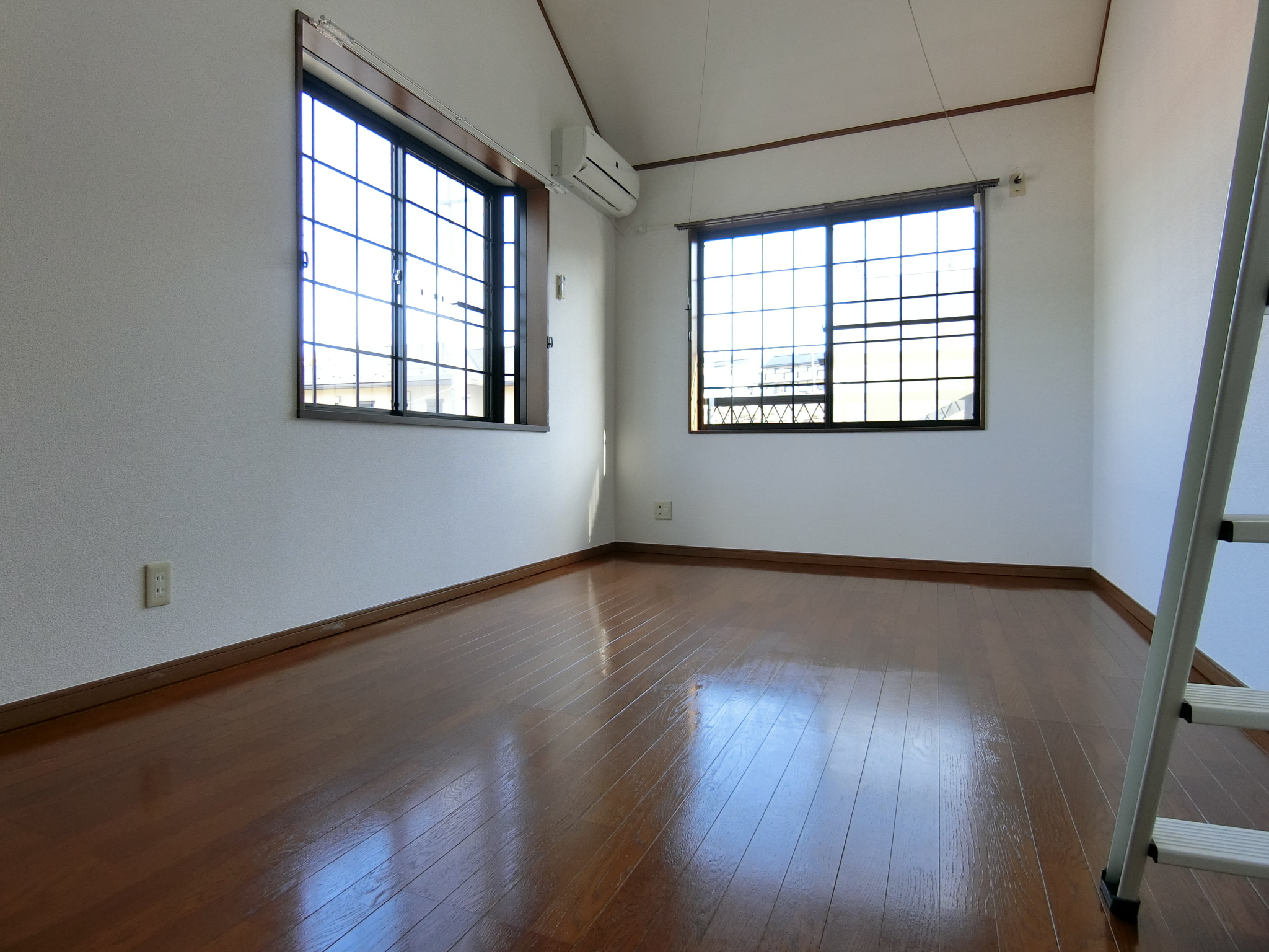 居室・リビング　以下反転写真になります。