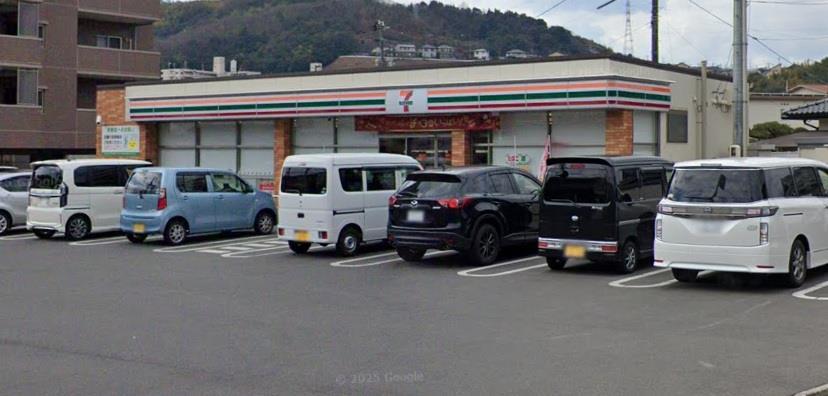 コンビニ　セブンイレブン尾道栗原本通り店（コンビニ）まで600m