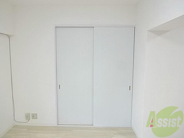 収納　大きな収納には大切な洋服をたくさん入れれていいですよね♪