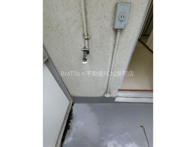 バルコニー　バルコニー（洗濯機置き場）