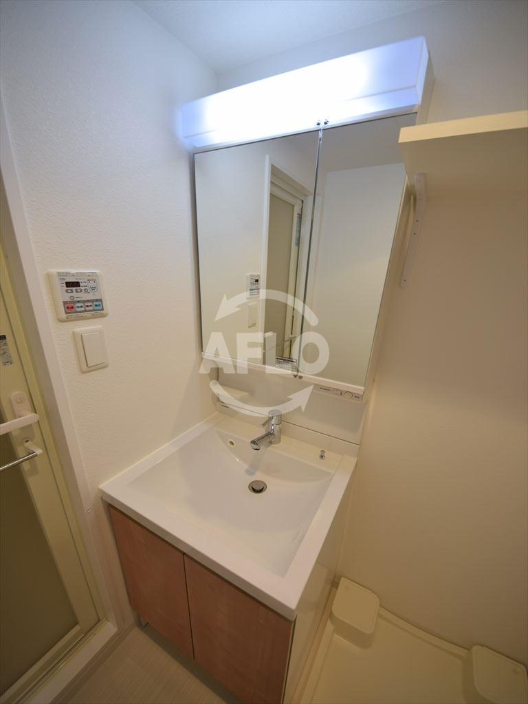 洗面設備　レオンコンフォート難波南　洗面化粧台