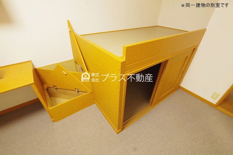 その他部屋・スペース　収納つきベット