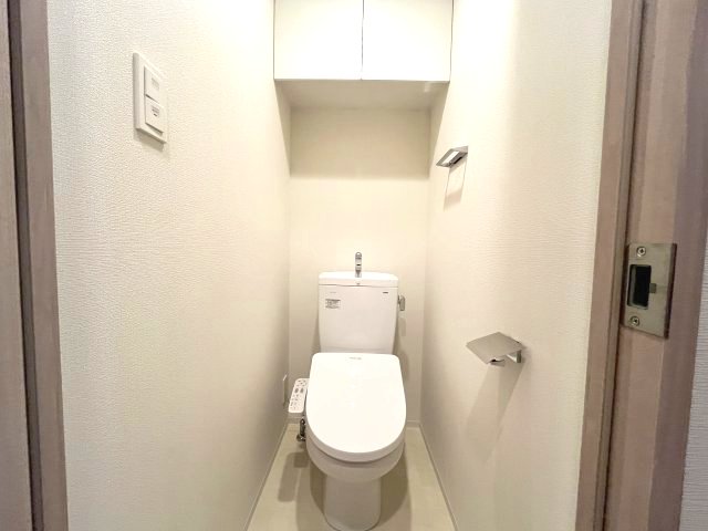 トイレ　写真は、他部屋の同間取りです(現況優先)