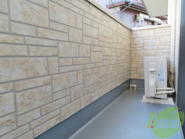 バルコニー　こちらのバルコニーで、洗濯物干しもバッチリです。