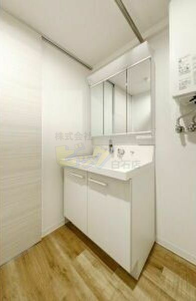 洗面設備　人気の設備シャンプードレッサーを完備しています♪