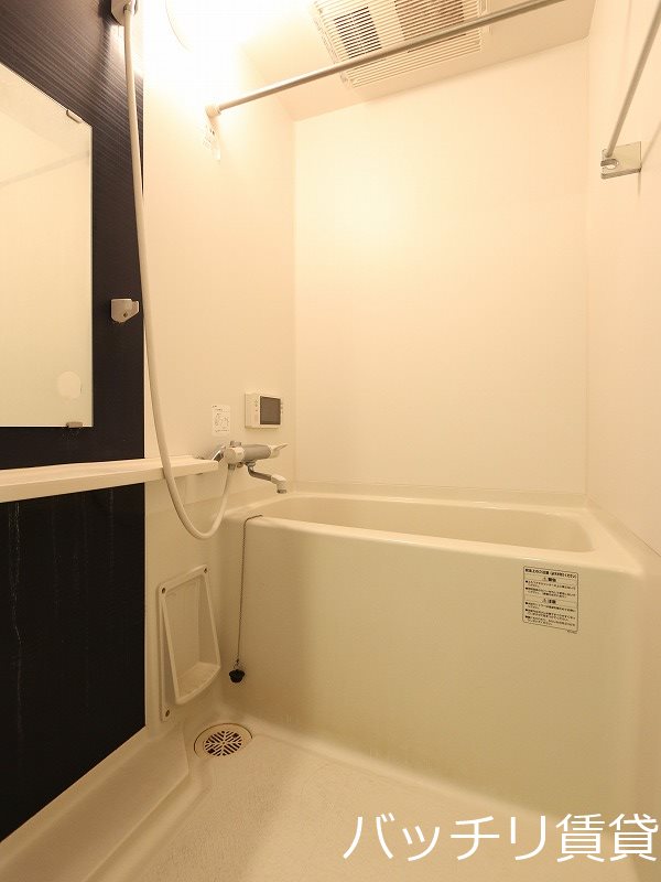 バス・シャワールーム　※同型タイプの為現状優先