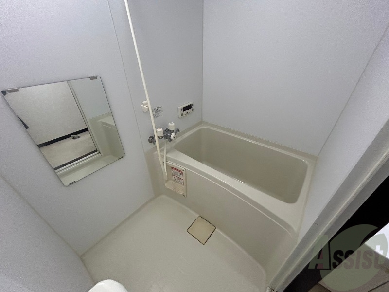 バス・シャワールーム　お風呂になります。一日の疲れを癒してくださいね。