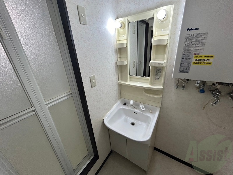 洗面設備　こちらに洗面台があります。朝の洗顔はこちらで。