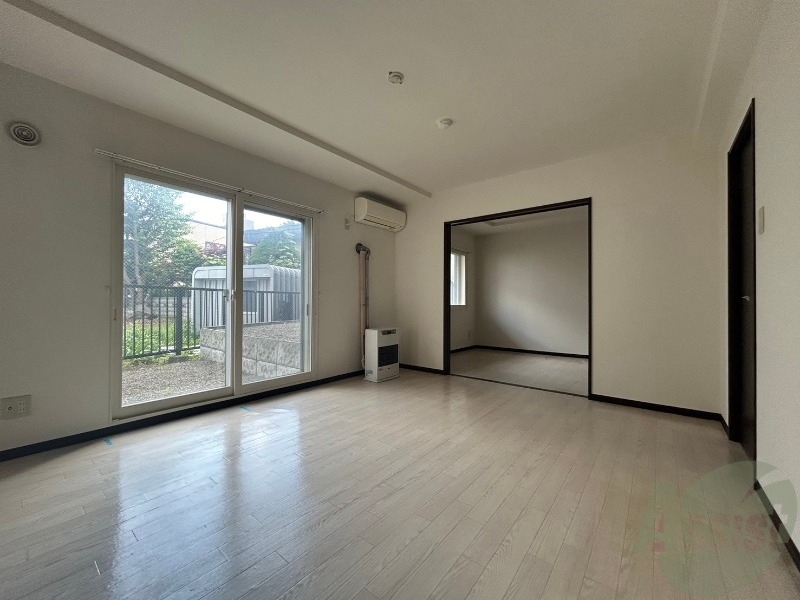 居室・リビング　広くてキレイなお部屋が広がっていて、充実した生活が送れそう。