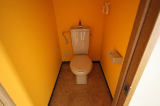 トイレ　写真は類似です。
