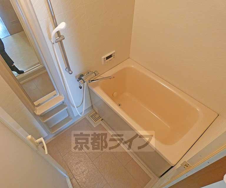 バス・シャワールーム　バスルームです。