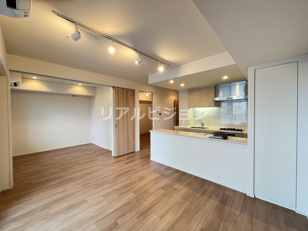 居室・リビング　別号室参考写真