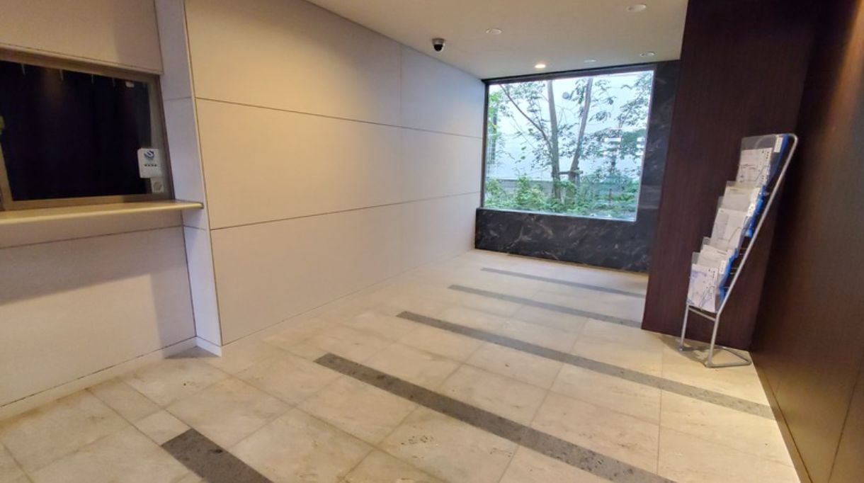 エントランス　弊社は都内全域の物件をご紹介可能です！