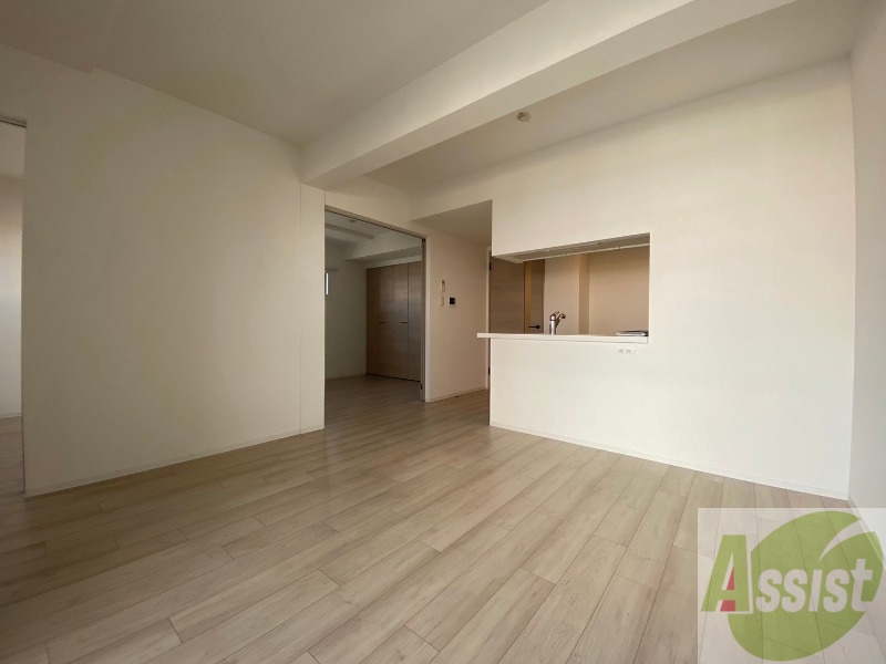 居室・リビング　広くてきれいなリビングです！快適に過ごせそうですね。