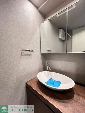 ロビー　落ち着きのあるエントランスホール