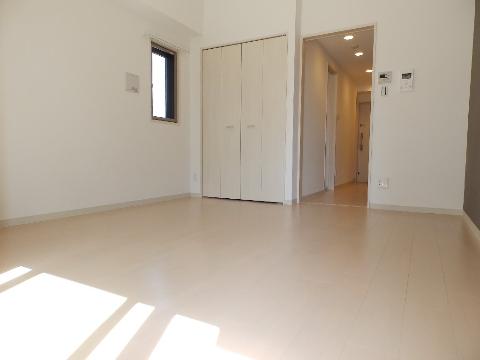 居室・リビング　室内