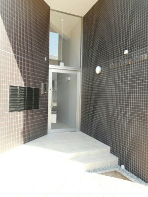 エントランス　ゆとりのあるエントランスです