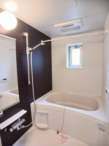 バス・シャワールーム　ゆったり過ごせるお風呂です