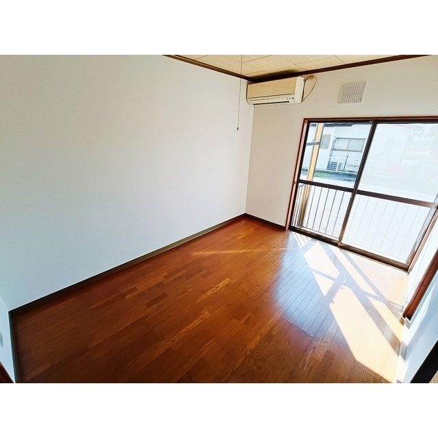 居室・リビング　※全て別部屋の写真となります