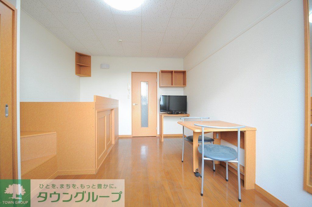 居室・リビング　仕様・設備は原状と異なる場合有。現状優先