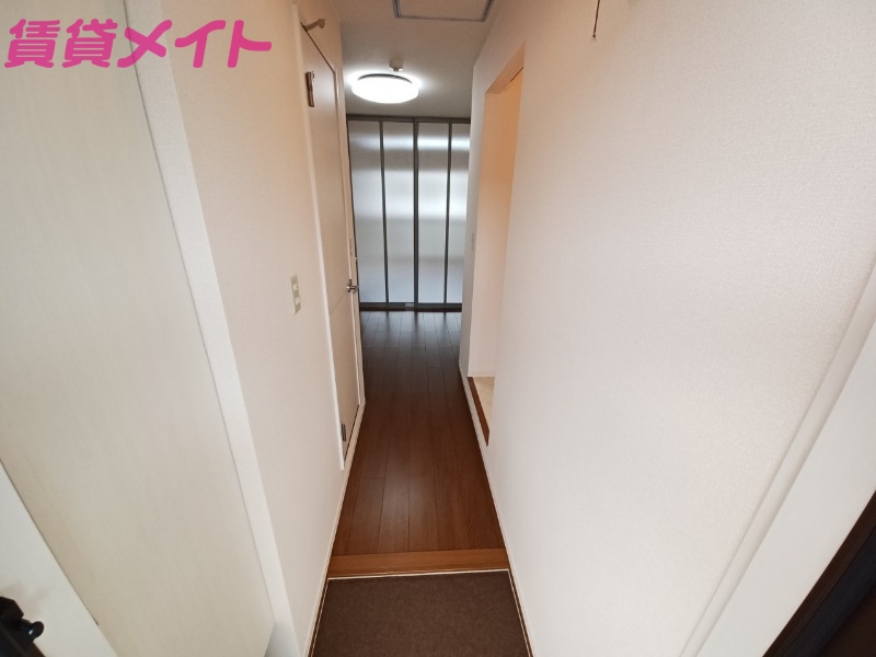 玄関　別部屋反転参考写真