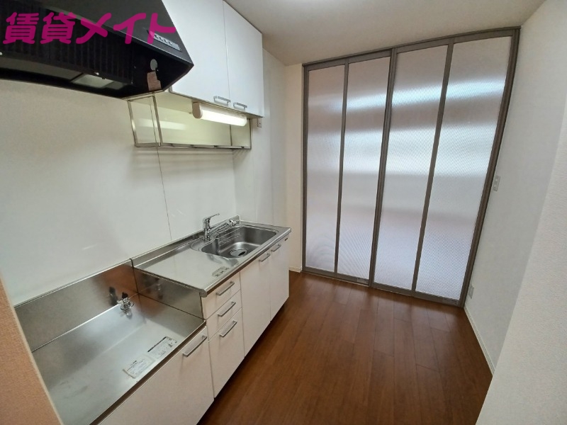 キッチン　別部屋反転参考写真