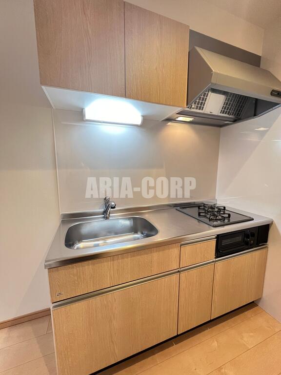 キッチン　システムキッチン二口コンロ搭載です♪グリル付。