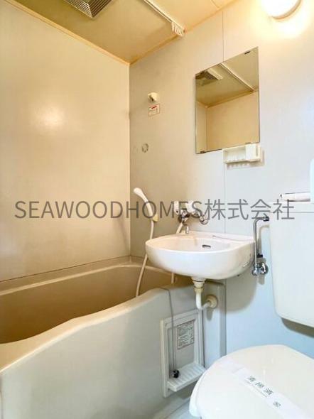 バス・シャワールーム　ユニットバスは丸ごと洗いでいつも清潔を保てます。