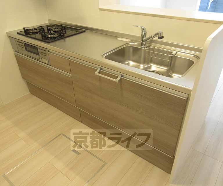 キッチン　３口コンロ付きのシステムキッチンです！