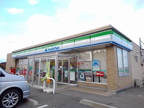 コンビニ　ファミリーマート西三島五丁目店（コンビニ）まで640m