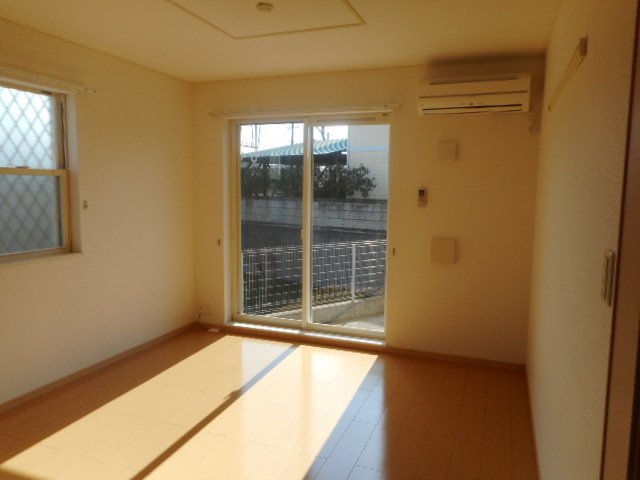 居室・リビング　こちらのリビングで趣味の時間をお楽しみください