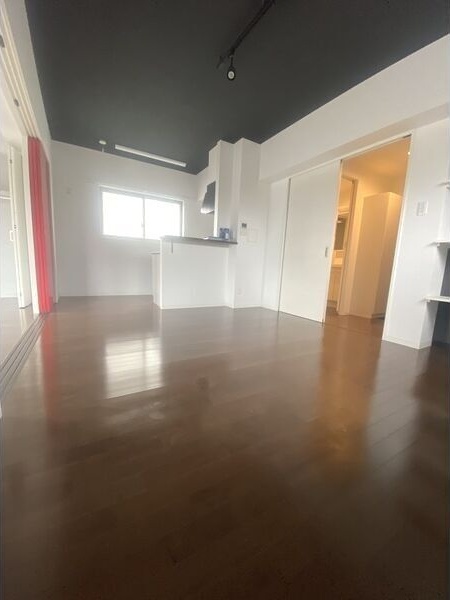 居室・リビング　初期費用分割可★ご希望の場所まで無料送迎サービス付♪